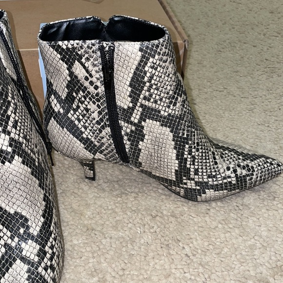 Womens booties - Picture 2 of 2